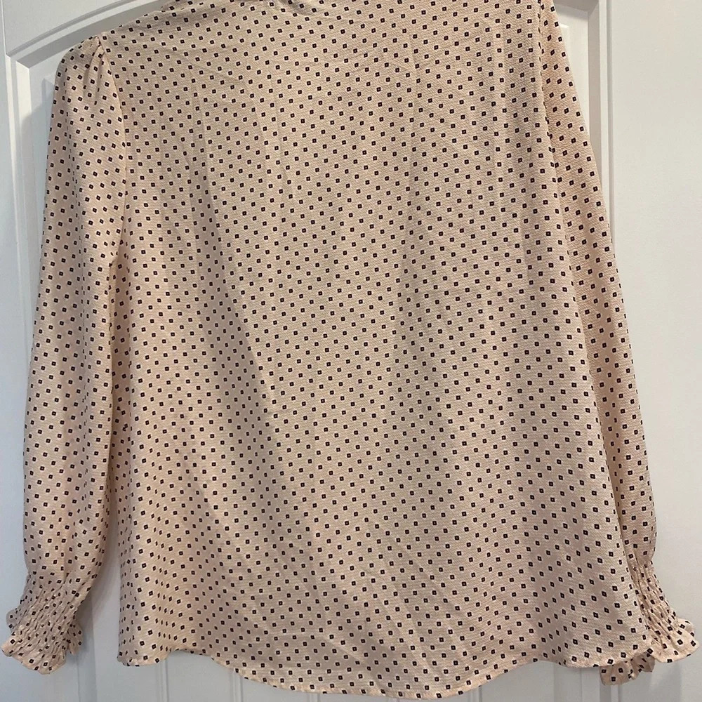 ADRIANNA PAPELL Faux Wrap Top Blouse size large pink cream color - Picture 2 of 6